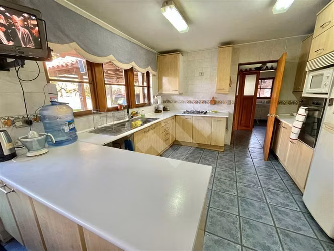 Casa en venta de 5 dorm. en Calera de Tango 5042 mt2 Terreno