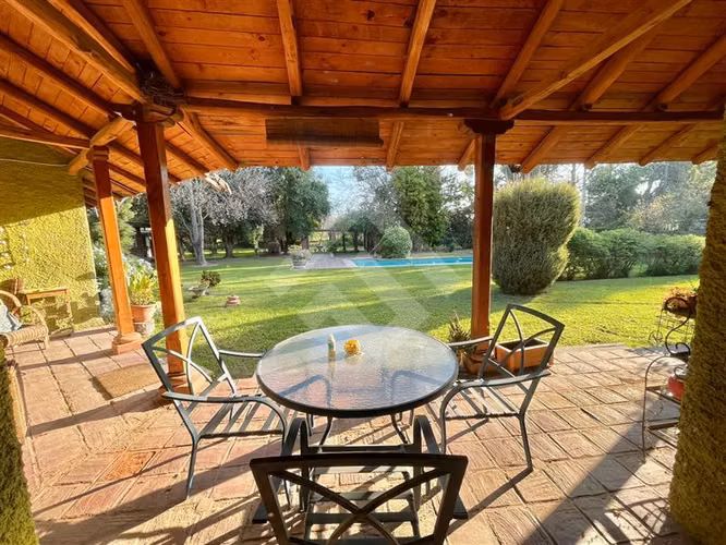 Casa en venta de 5 dorm. en Calera de Tango 5042 mt2 Terreno