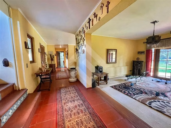 Casa en venta de 5 dorm. en Calera de Tango 5042 mt2 Terreno