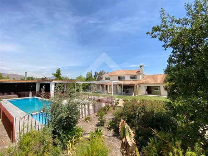 Casa en venta de 5 dorm. en Chicureo, Piedra Roja Colina