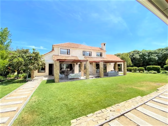 Casa en venta de 5 dorm. en Chicureo, Piedra Roja Colina - Imagen 2