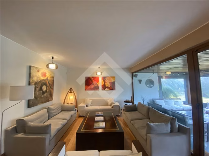 Excelente Casa en venta de 5 dorm. en Piedra Roja