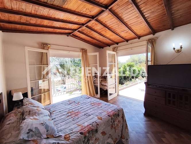 Casa 4d 3b - 201m2 - 585m2 - Algarrobo Clásico