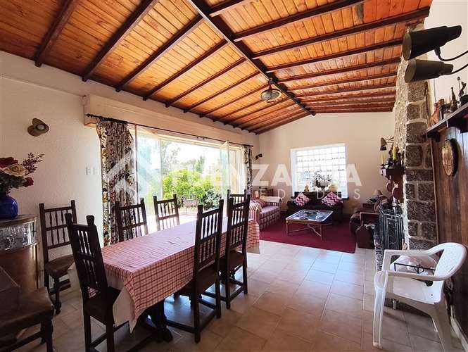 Casa 4d 3b - 201m2 - 585m2 - Algarrobo Clásico