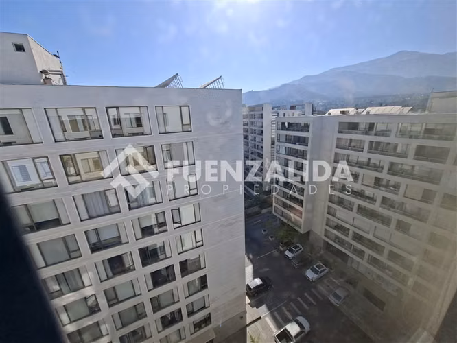 Oficina en venta 46m2 2b E y bodega. Las Condes