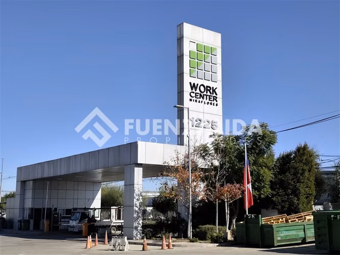 Local Comercial - 2 pisos - 156 m2 - Work Center Renca