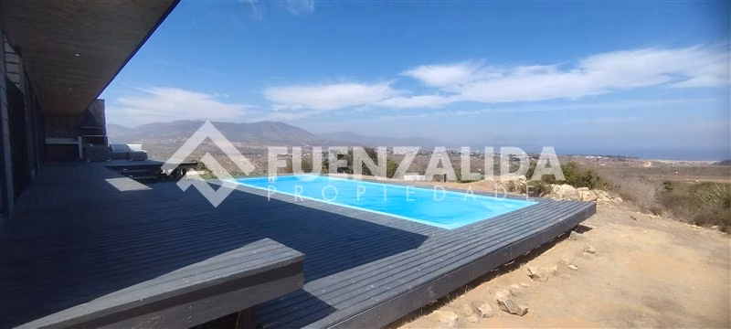Casa Moderna. Rocas del Mar Los Molles 3d 2b 5804 m2