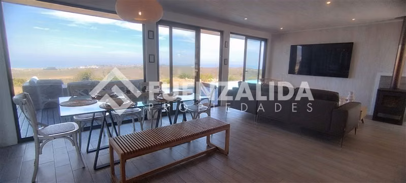 Casa Moderna. Rocas del Mar Los Molles 3d 2b 5804 m2