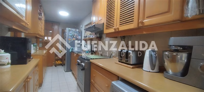 Casa en venta de 6 dorm. en Los Angeles
