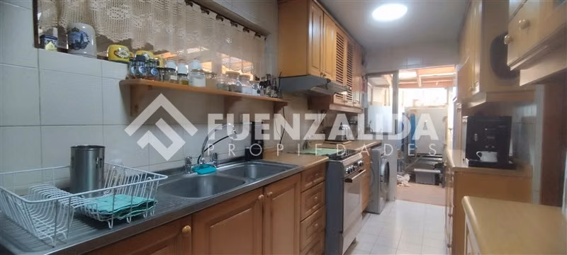 Casa en venta de 6 dorm. en Los Angeles