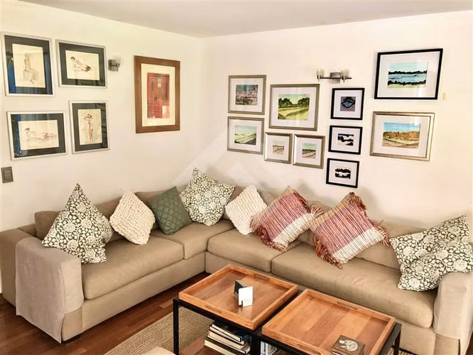 Espectacular Casa Familiar en Venta 6D 5B en Las Condes