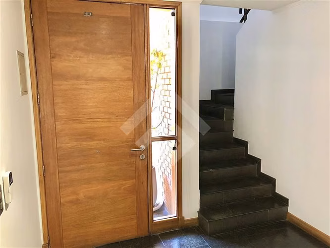 Espectacular Casa Familiar en Venta 6D 5B en Las Condes