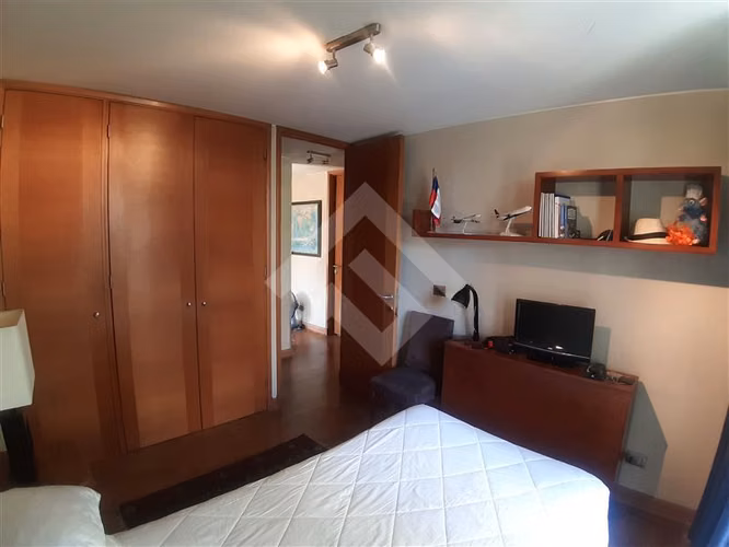 Departamento en venta de 4 dorm. en Las Condes