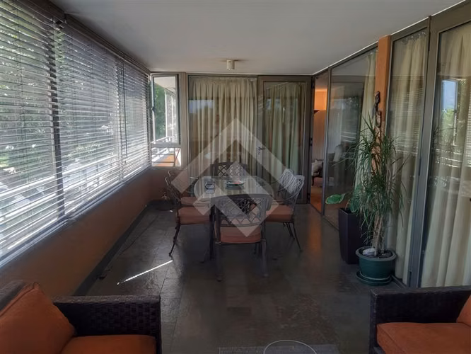 Departamento en venta de 4 dorm. en Las Condes