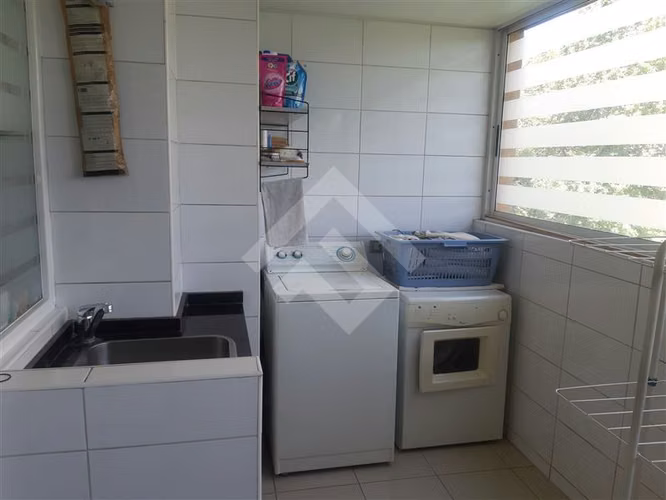 Departamento en venta de 4 dorm. en Las Condes