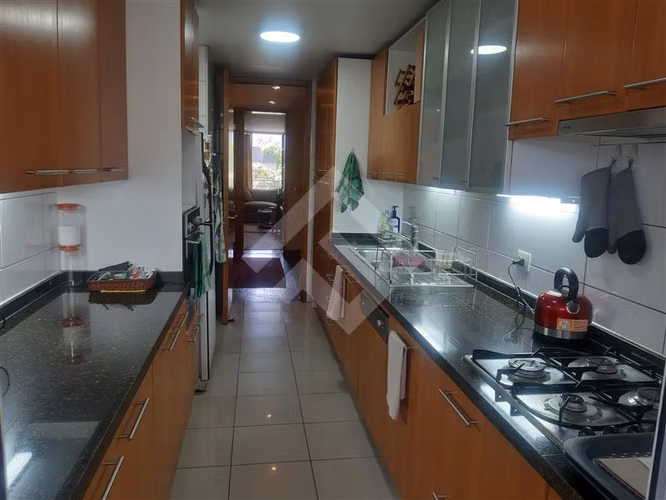 Departamento en venta de 4 dorm. en Las Condes