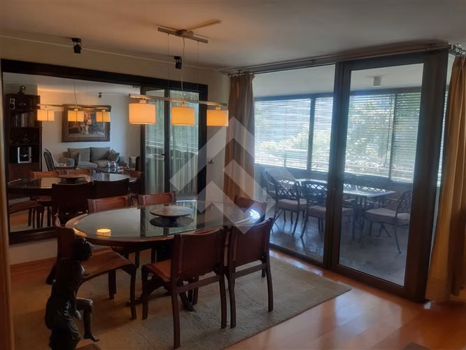 Departamento en venta de 4 dorm. en Las Condes