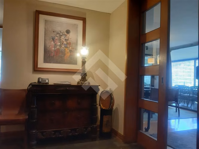 Departamento en venta de 4 dorm. en Las Condes