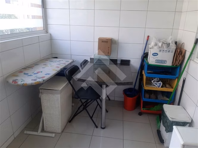 Departamento en venta de 4 dorm. en Las Condes
