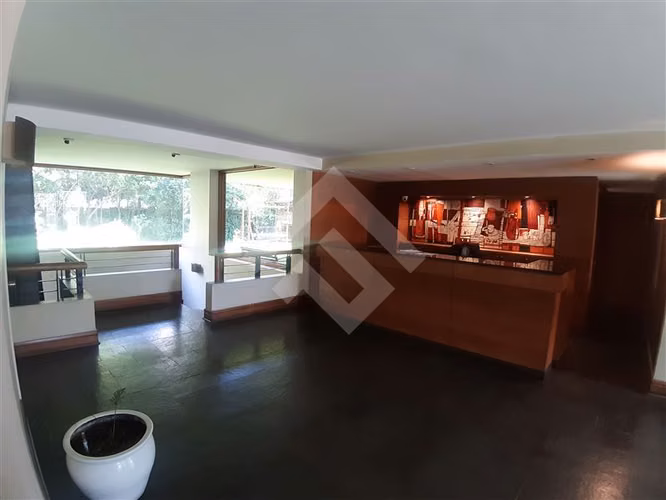 Departamento en venta de 4 dorm. en Las Condes