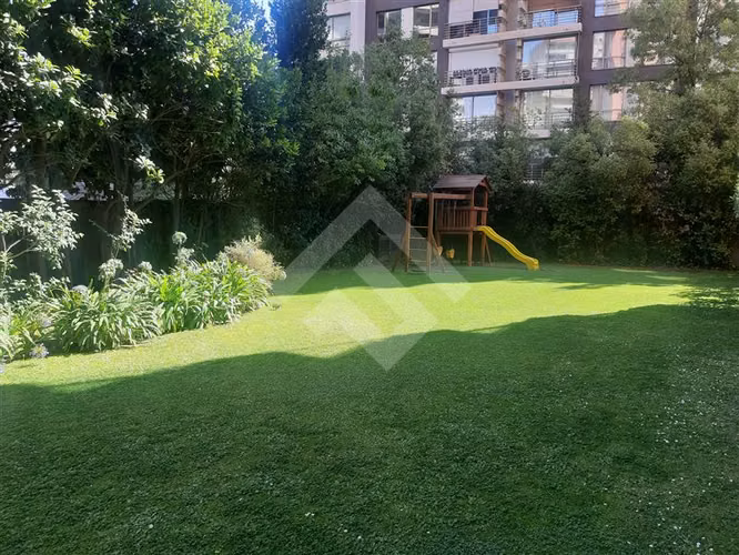 Departamento en venta de 4 dorm. en Las Condes