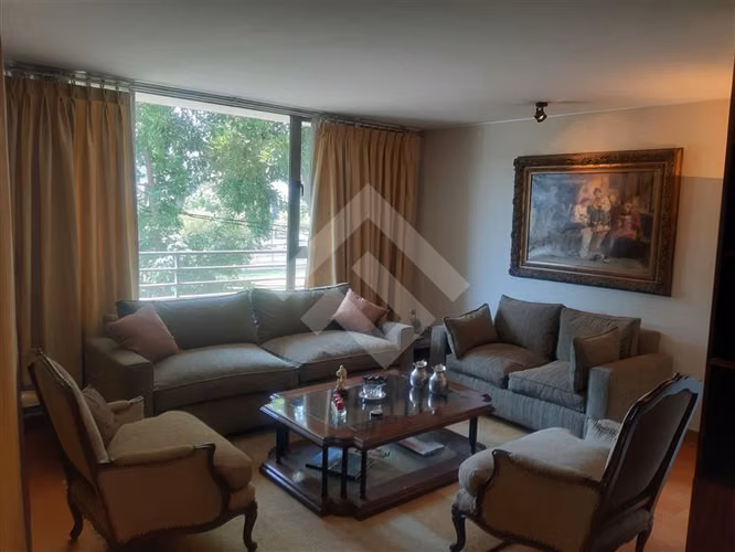 Departamento en venta de 4 dorm. en Las Condes