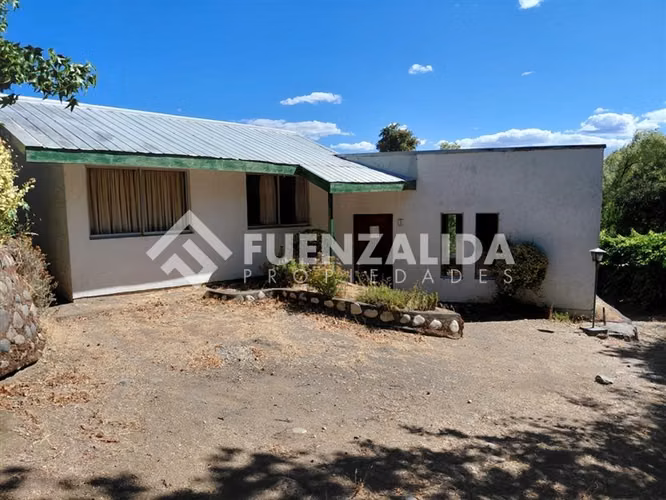 Venta de Parcela en Quillon, con 2 cabañas y 16 mt.de playa