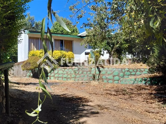 Venta de Parcela en Quillon, con 2 cabañas y 16 mt.de playa