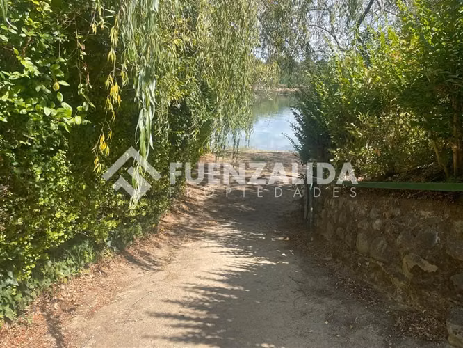 Venta de Parcela en Quillon, con 2 cabañas y 16 mt.de playa