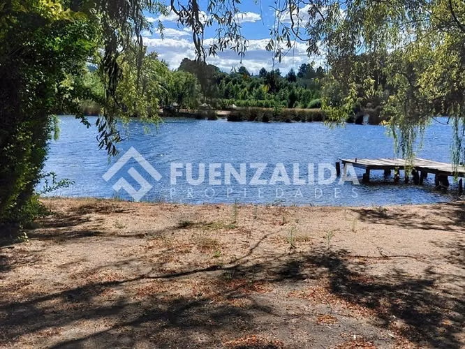 Venta de Parcela en Quillon, con 2 cabañas y 16 mt.de playa