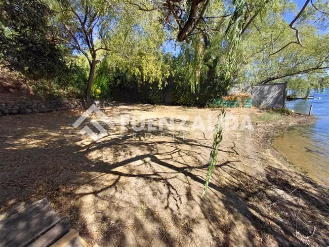 Venta de Parcela en Quillon, con 2 cabañas y 16 mt.de playa