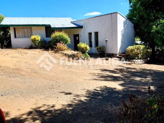 Venta de Parcela en Quillon, con 2 cabañas y 16 mt.de playa