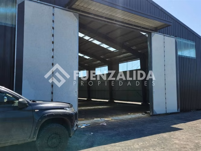 Se vende y/o arrienda terreno con nave industrial en Cabrero