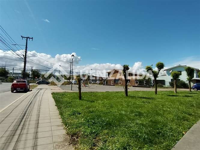 Venta Casa Coronel 3 D 1 B, cercana a Centro comercial.