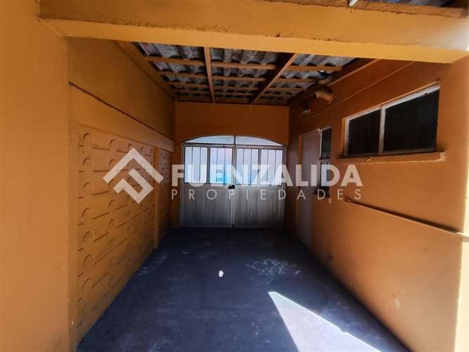 Venta Casa Coronel 3 D 1 B, cercana a Centro comercial.