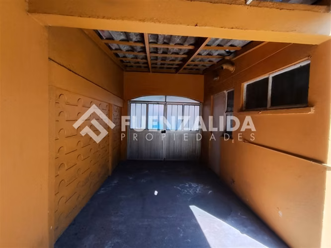 Venta Casa Coronel 3 D 1 B, cercana a Centro comercial.