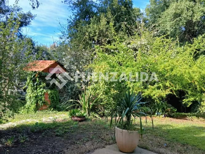 Venta parcela en Quillón con Piscina y Jardín formado