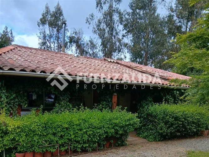 Venta parcela en Quillón con Piscina y Jardín formado