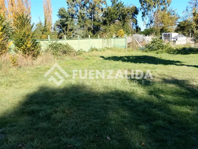 Se Vende Sitio con Piscina y Jardín Formado en Los Ángeles