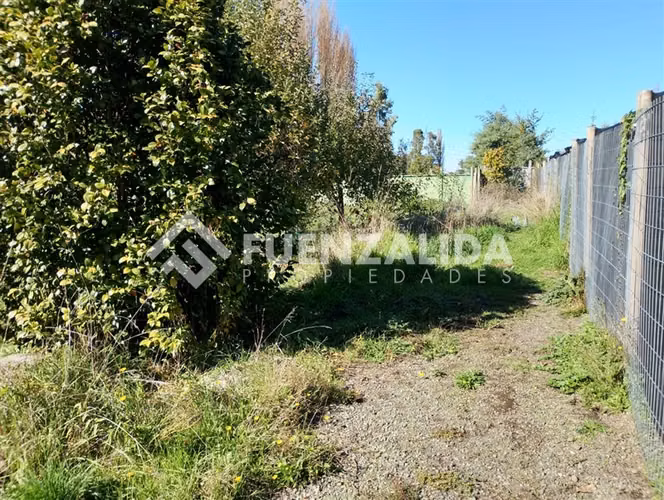 Se Vende Sitio con Piscina y Jardín Formado en Los Ángeles