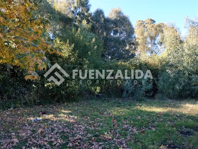 Se Vende Sitio con Piscina y Jardín Formado en Los Ángeles