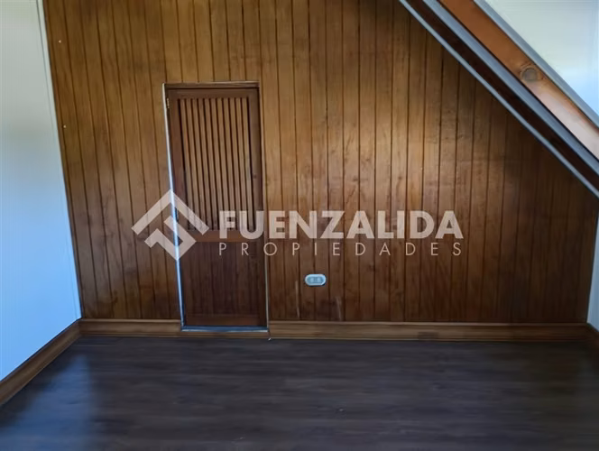 Amplia casa con jardín y seguridad en Los Angeles