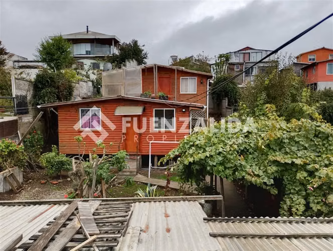 Venta Casa + 2 Cabañas + Local Comercial y Panadería en Tomé