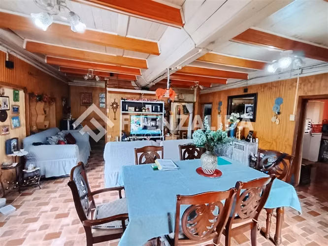 Venta Casa + 2 Cabañas + Local Comercial y Panadería en Tomé