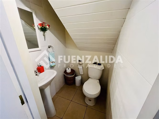 Casa en venta 180 m2 + Cabaña 43 m2 en Quillón