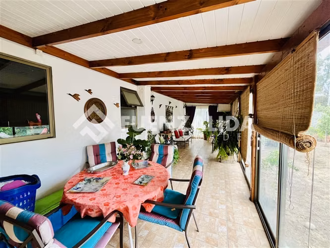Casa en venta 180 m2 + Cabaña 43 m2 en Quillón