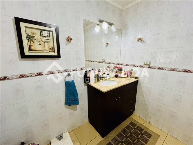 Casa en venta 180 m2 + Cabaña 43 m2 en Quillón