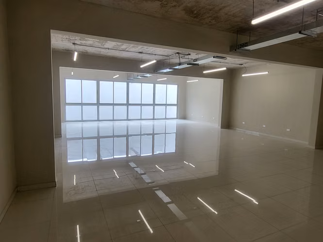 EXCELENTE OFICINA EN PLENO 21 MAYO