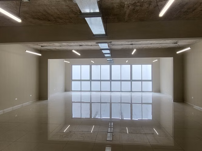 EXCELENTE OFICINA EN PLENO 21 MAYO