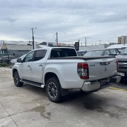 Mitsubishi L200 4x4 - Imagen 2